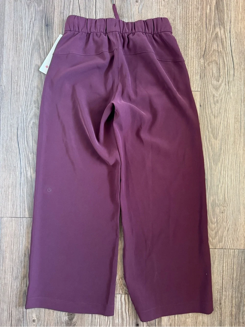 Lululemon On the Fly 7/8 Wide Leg Pant Woven Maroon Size 2